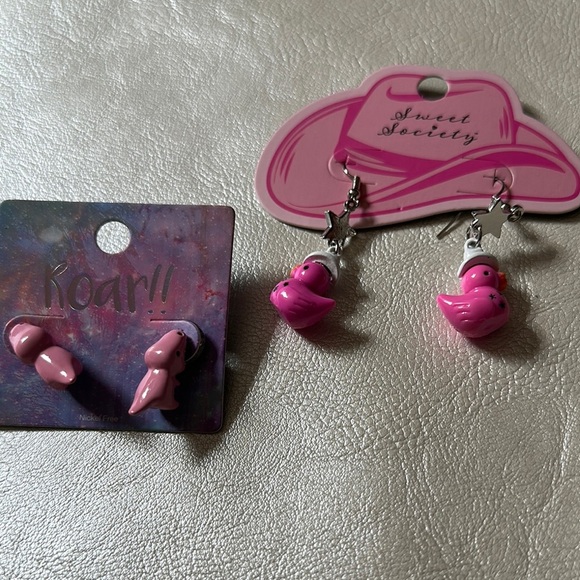 Heart-Shaped Pink Dangle Jewelry Earrings - Picture 1 of 4